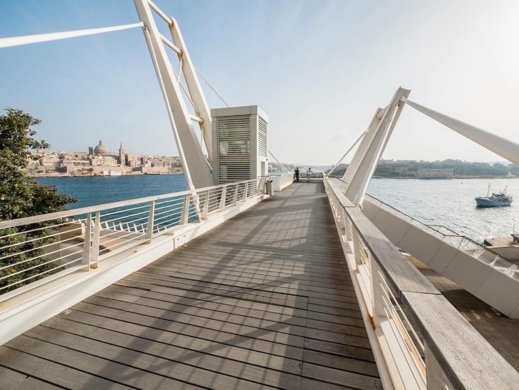 Super Luxury Apartment In Tigne Point, Amazing Sea Views Слима Экстерьер фото